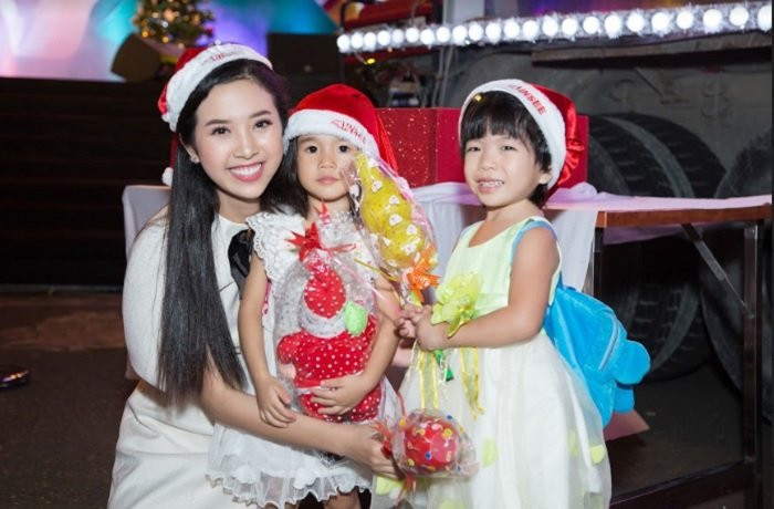 tieu vy thuy an di tu thien (1)