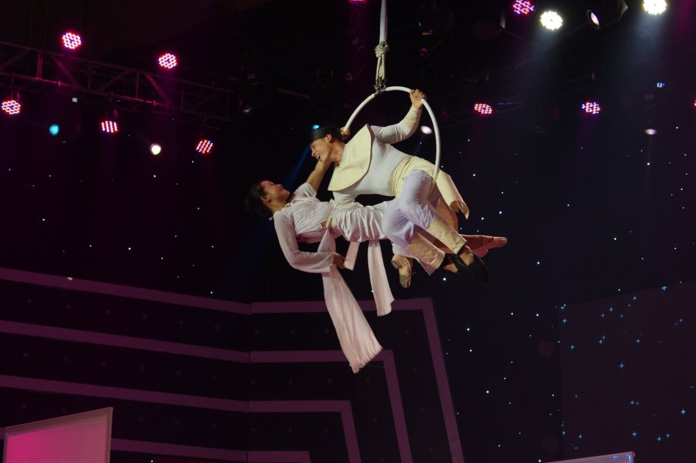 chung ket nguoi nghe si da tai (1)