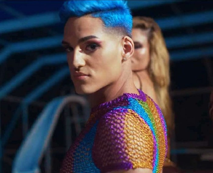 ca si dong tinh bi ban chet (1)