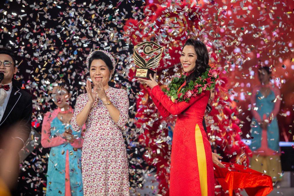 1. Ngo Phuong Anh dat giai En Vang (6)