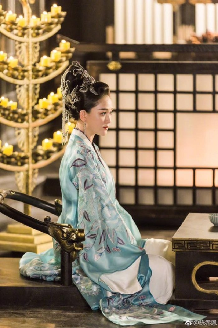 tran kieu an doc co hoang hau (10) 11