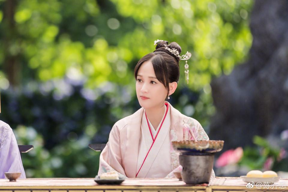 tran kieu an doc co hoang hau (9) 9