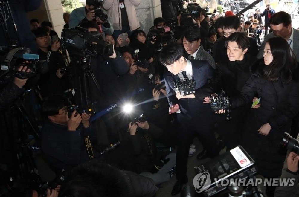 seungri trinh dien canh sat (1)