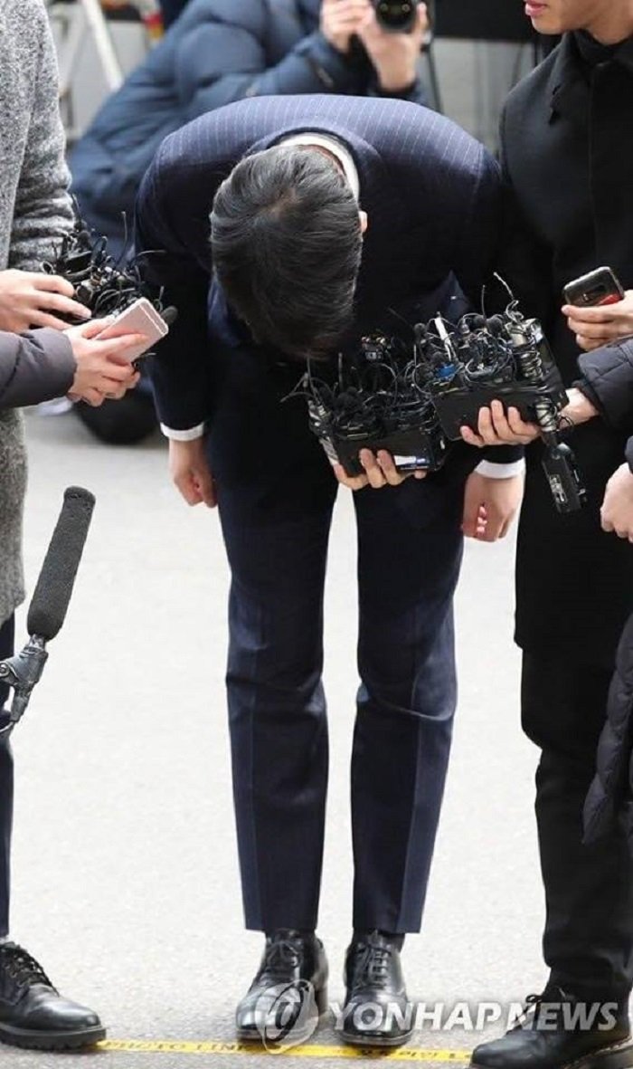 seungri trinh dien canh sat (2) 11