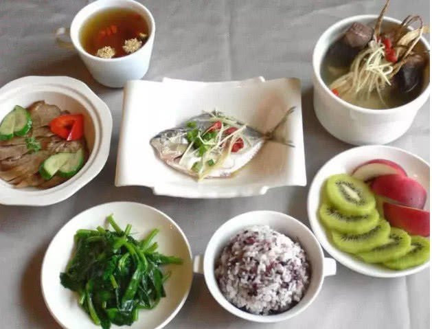 Phùng Thiệu Phong tiết lộ tình hình Triệu Lệ Dĩnh sau sinh: Bỗng trở nên dễ xúc động, thường xuyên khóc - Ảnh 2.