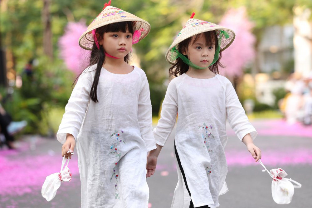 tuan le thoi trang tre em cua xuan lan (8) 7