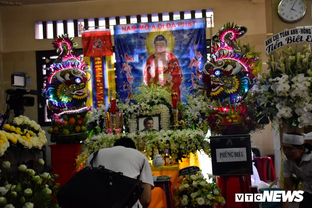 hanh-dong-phan-cam-trong-le-tang-anh-vu (2)