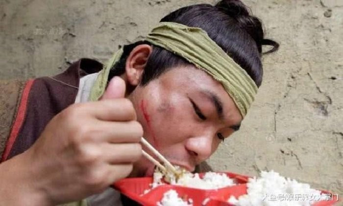 dienvienquanchungotrungquoc (4) 8