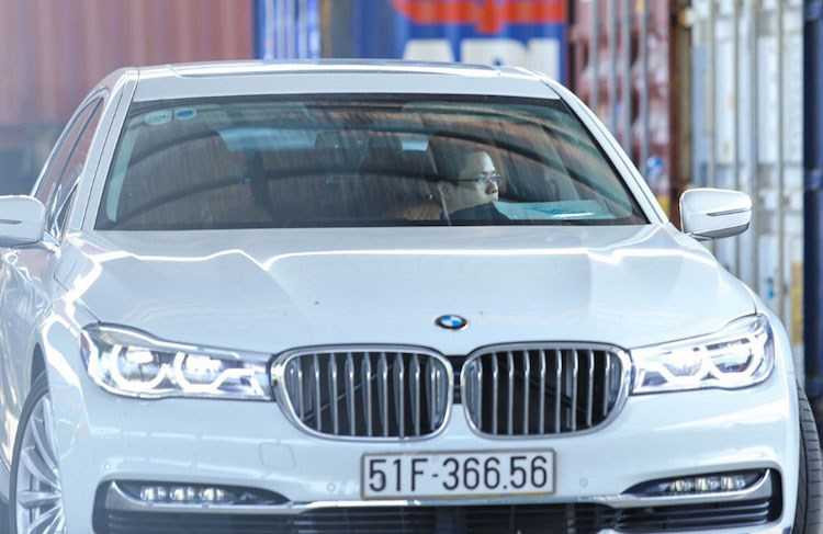 hon-1-nam-phan-thanh-dot-hon-tram-ty-cho-sieu-xe-hinh-4