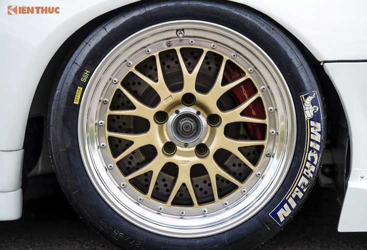 xe-dua-duong-pho-porsche-911-gt2-evo-sieu-hiem-hinh-7