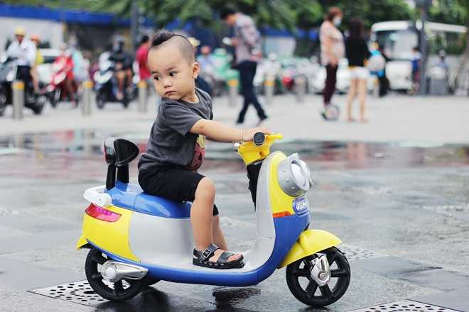 Hốt bạc với dịch vụ cho thuê xe điện cân bằng ở Sài Gòn