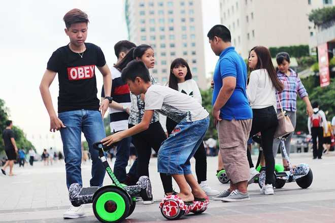 Hốt bạc với dịch vụ cho thuê xe điện cân bằng ở Sài Gòn