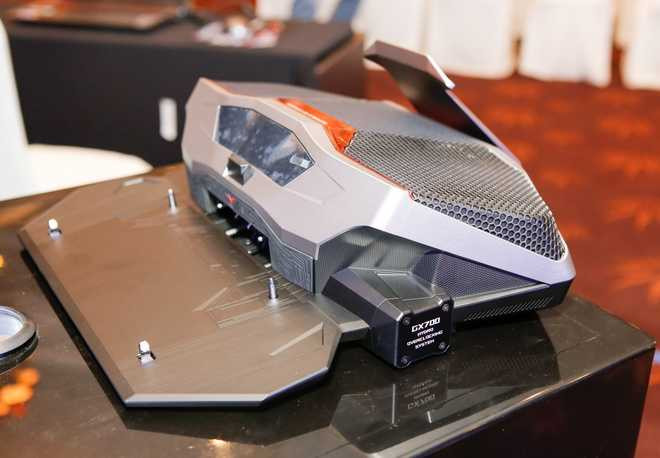 Laptop 130 triệu đồng được trang bị tản nhiệt nước