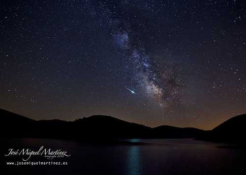 Ảnh đẹp lung linh trận mưa sao băng sáng 29/7 - 2