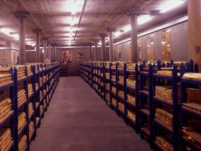 5.000 tan vang ben trong ham chua cua Ngan hang Anh hinh anh 4