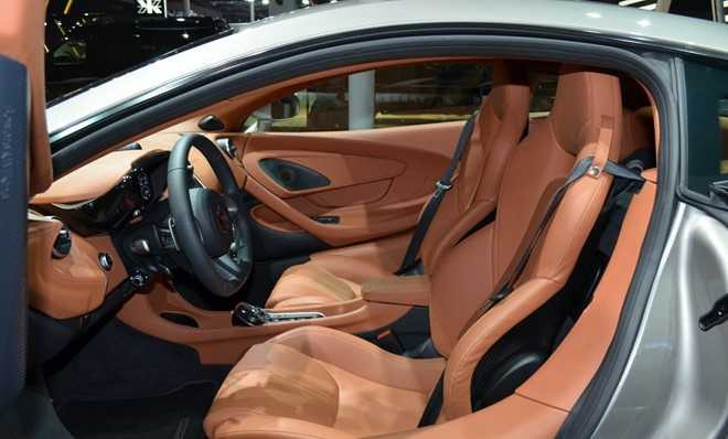 McLaren 570S cua Cuong Do La lan dau dao pho Sai Gon hinh anh 12