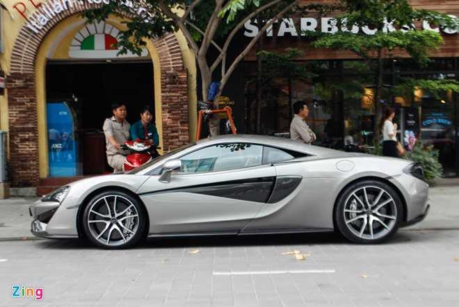 McLaren 570S cua Cuong Do La lan dau dao pho Sai Gon hinh anh 3