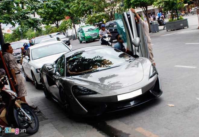 McLaren 570S cua Cuong Do La lan dau dao pho Sai Gon hinh anh 14