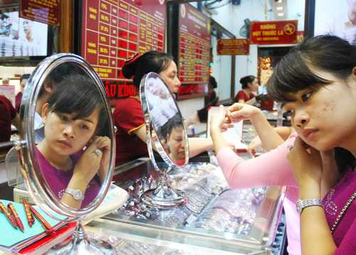 gia-vang-hom-nay-10-8