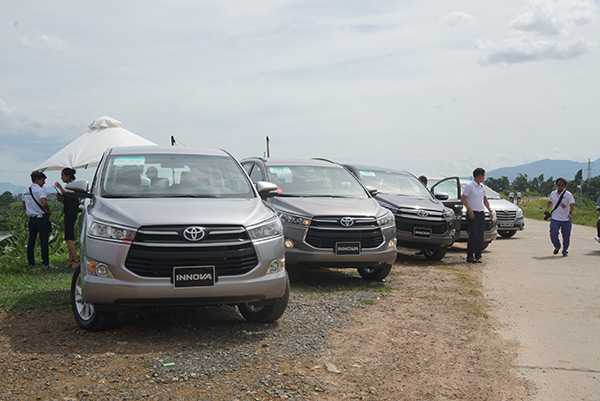 Toyota-Innova-2016_06.jpg