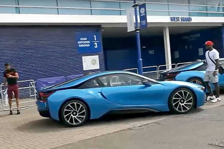 ong-chu-leicester-city-sam-19-sieu-xe-bmw-i8-tang-cau-thu-hinh-4
