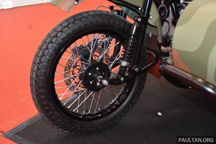 moto-xit-do-ca-3-banh-ural-2016-gia-tu-553-trieu-dong-hinh-3