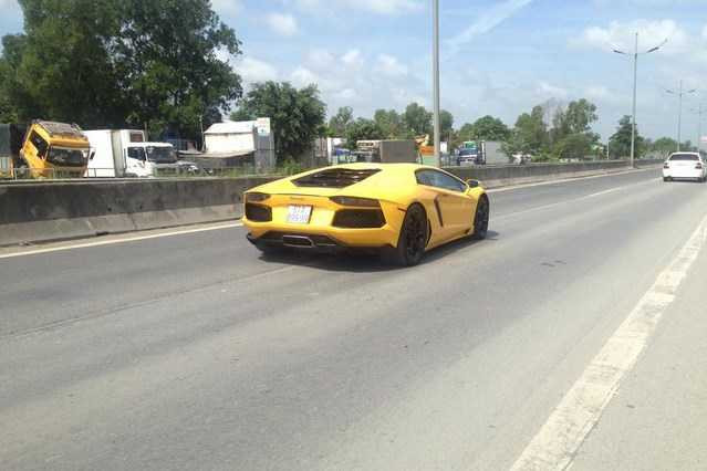 cuong-do-la-cam-lai-bo-doi-sieu-xe-tien-ty-den-happyland-hinh-3