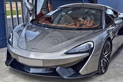 cuong-do-la-cam-lai-bo-doi-sieu-xe-tien-ty-den-happyland-hinh-5