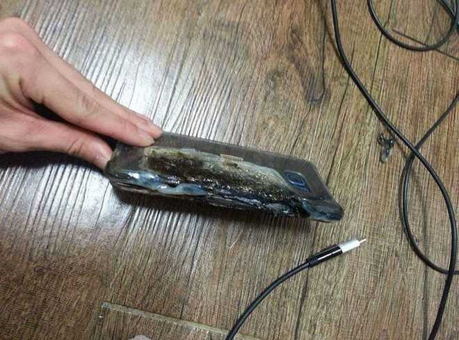 Galaxy Note 7 phat no khi dang sac hinh anh 2