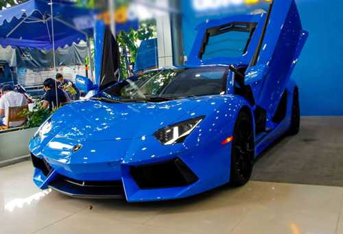 “choang” lamborghini aventador mau xanh cuc doc moi ve viet nam hinh anh 2