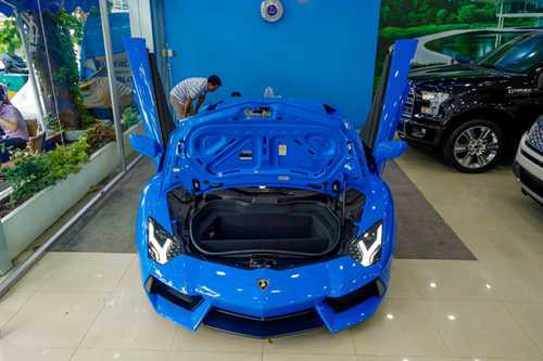 “choang” lamborghini aventador mau xanh cuc doc moi ve viet nam hinh anh 4