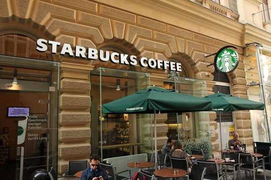 Áo: Starbuck, Amazon nộp thuế ít hơn cả xe bán xúc xích lề đường - ảnh 1