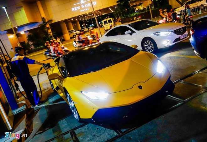 Cuong Do La lai sieu xe Huracan tren duong Sai Gon hinh anh 7