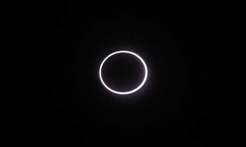 Mặt Trăng che khuất Mặt Trời, tạo thành