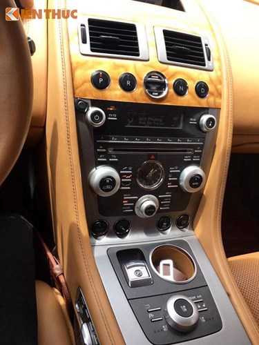 sieu-xe-aston-martin-rapide-mau-doc-gia-5-ty-tai-vn-hinh-7