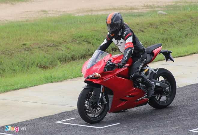 Hang tram biker do ve Long An lai thu Ducati hinh anh 4
