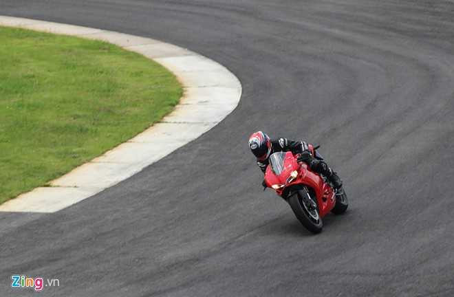 Hang tram biker do ve Long An lai thu Ducati hinh anh 6