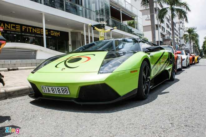 Dan sieu xe sac mau do dang tai Sai Gon hinh anh 2