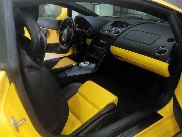 sieu-xe-lamborghini-rao-ban-14-ty-tren-via-he-ha-noi-hinh-3