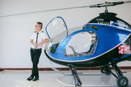 thay giao mua may bay 6