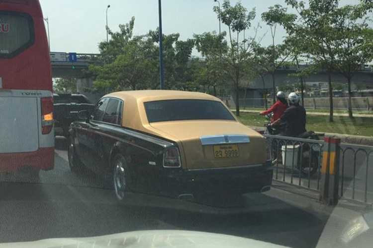 rolls-royce-60-ty-cua-dai-gia-lao-lan-banh-tren-pho-viet-hinh-5