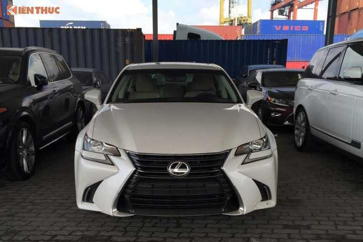 cham-mat-xe-sang-lexus-gs-200t-gia-31-ty-tai-ha-noi-hinh-2
