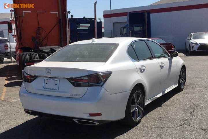 cham-mat-xe-sang-lexus-gs-200t-gia-31-ty-tai-ha-noi-hinh-4