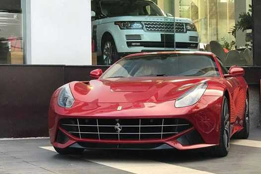 tam-hoang-sieu-xe-tien-ty-lamborghini-vfa-ferrari-tai-ha-noi-hinh-11