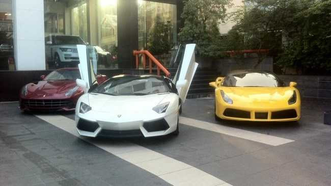 tam-hoang-sieu-xe-tien-ty-lamborghini-vfa-ferrari-tai-ha-noi-hinh-12