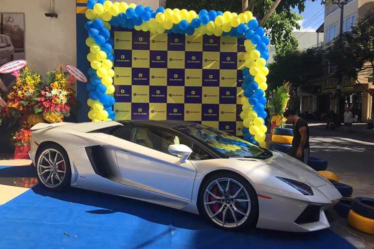 tam-hoang-sieu-xe-tien-ty-lamborghini-vfa-ferrari-tai-ha-noi-hinh-4
