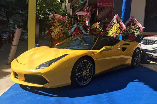 tam-hoang-sieu-xe-tien-ty-lamborghini-vfa-ferrari-tai-ha-noi-hinh-6