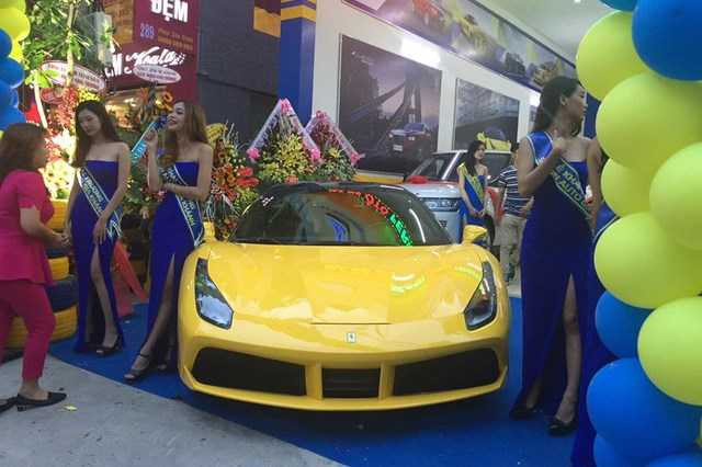 tam-hoang-sieu-xe-tien-ty-lamborghini-vfa-ferrari-tai-ha-noi-hinh-7