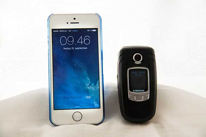 Dien thoai nap gap tro lai thi truong hinh anh 2