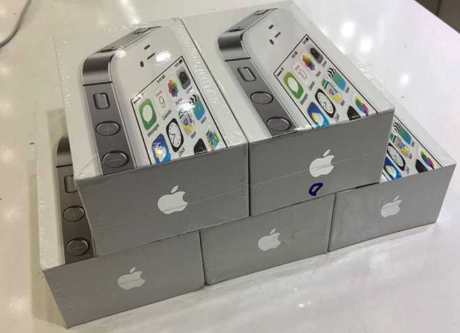 Sau iPhone 3GS, den luot 4S chua active xa hang ve VN hinh anh 1
